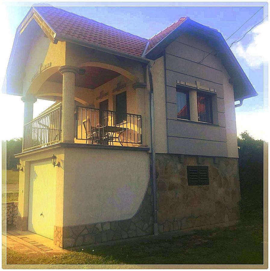 Apartmán Kleines Haus Hévíz Exteriér fotografie